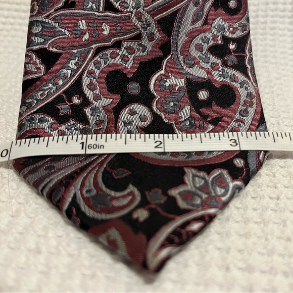 Express Tie - Mauve & Black Paisley - EUC - Picture 10 of 10